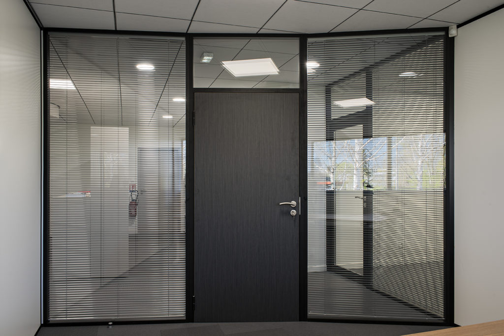 Realisation of a law firm composed of H7 glass partitions