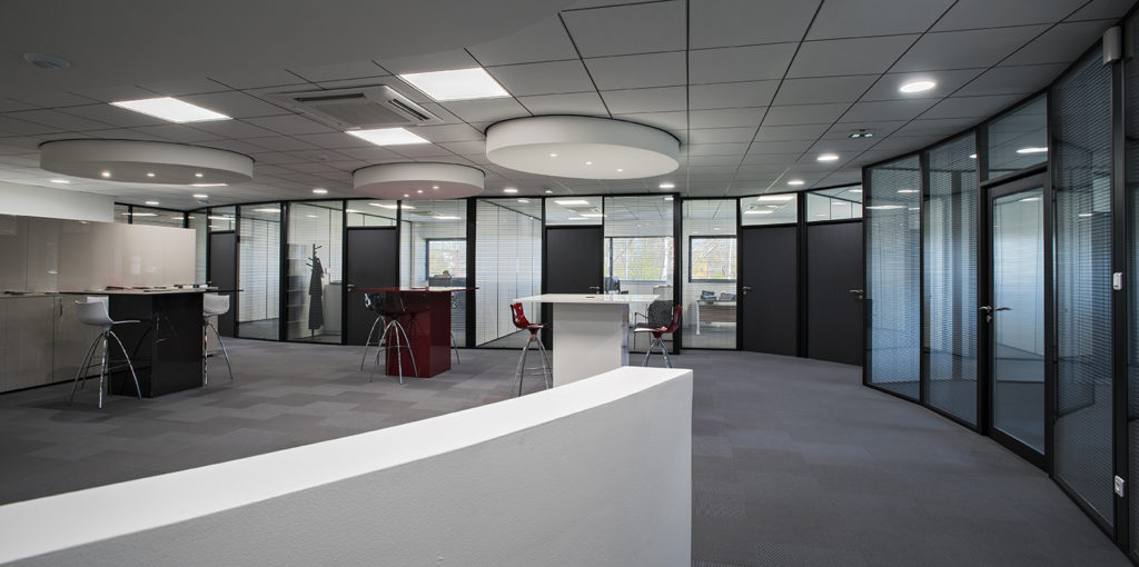 Realisation of a law firm composed of H7 glass partitions